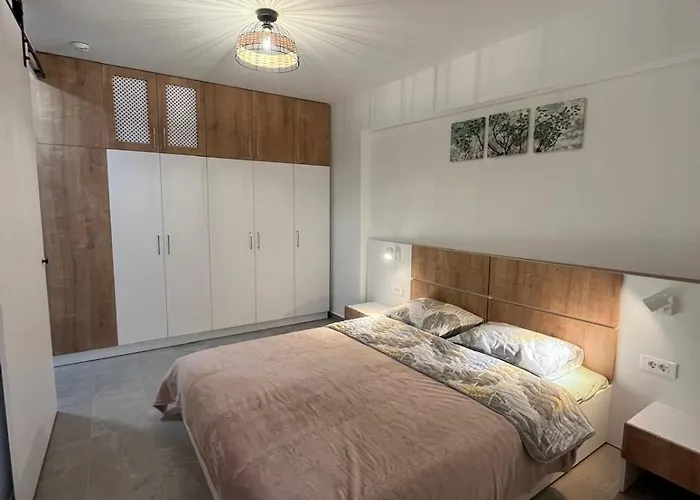 Ris studio dublu universitate, centrul vechi Bucureşti